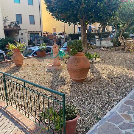 Appartamento Magnolia 메르카탈레 발 디 페사 외부 사진